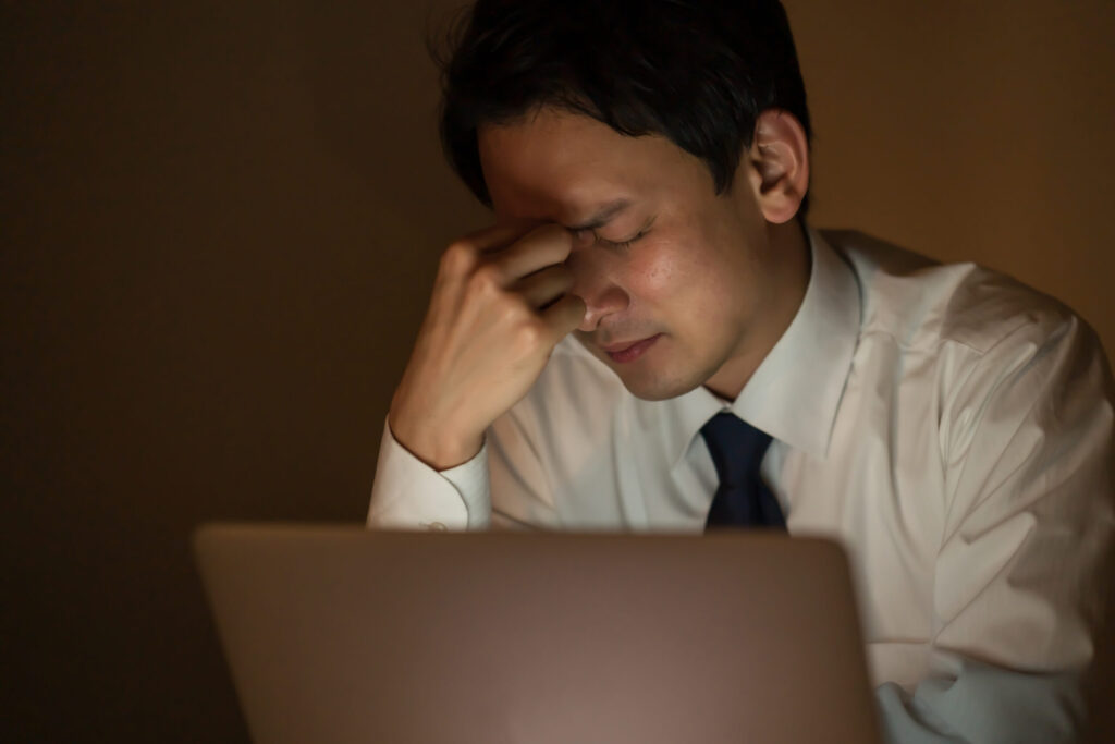 SES（客先常駐）や受託開発のエンジニアが現場で直面している「ビジネスとしての疲れ」