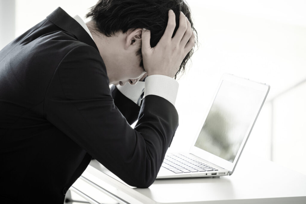 【実録】「プログラミングスクール無駄だった」「後悔した」と語る人の特徴